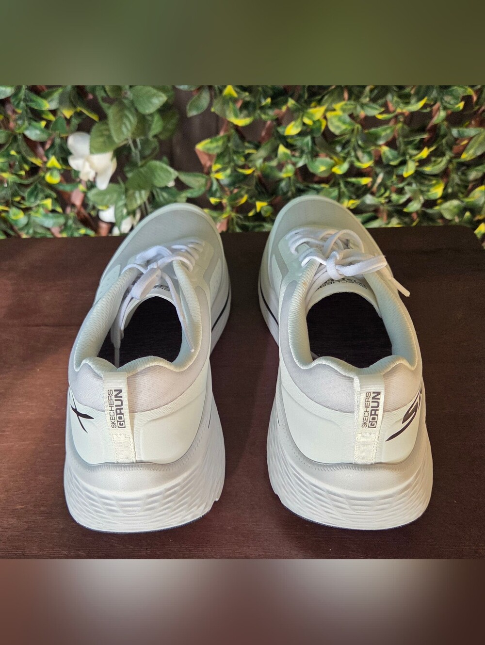 Skechers Max Cushioning Elite 2.0 Sneakers Women's Size 10 EU 40 White Black New - Picture 6 of 8